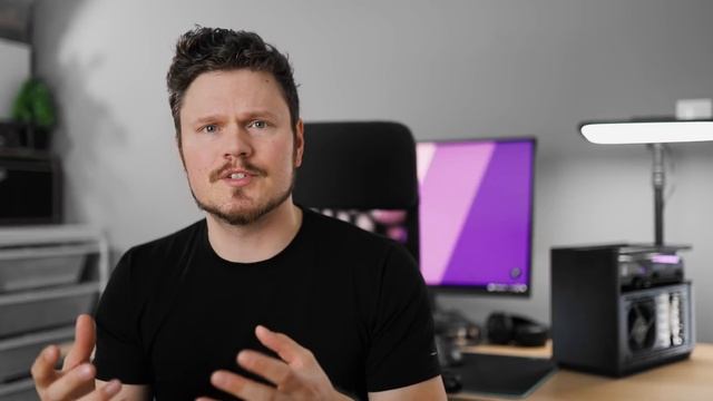 This Tiny ITX Case fits EVERYTHING! смотреть онлайн