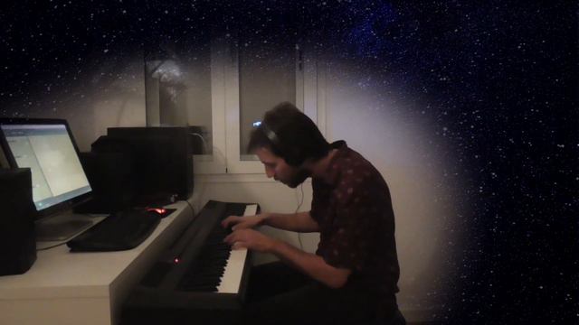 Ivan Usen - Late that Night (minimal una corda) смотреть онлайн