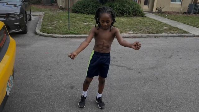 You Won't Believe What This 8-Year-Old Can Do: Pushing a Car! смотреть онлайн