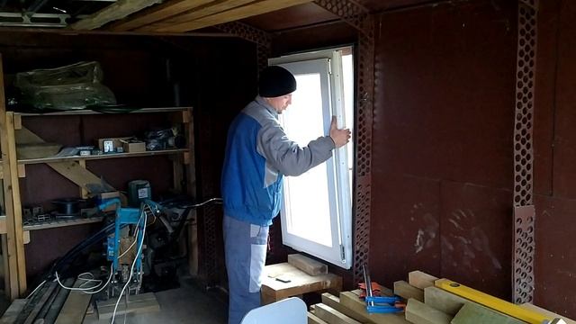 Установка окна в железном гараже смотреть онлайн
