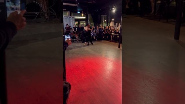 #tango #tangodebuenosaires #dancers Georgina Vargas Oscar Mandagaran “Nada Mas” Francisco Canaro 4 смотреть онлайн
