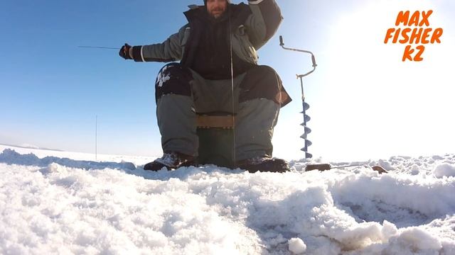 БЕЗКИВКОВКА! Техника ловли рыбы на безнасадочные мормышки без кивка. смотреть онлайн