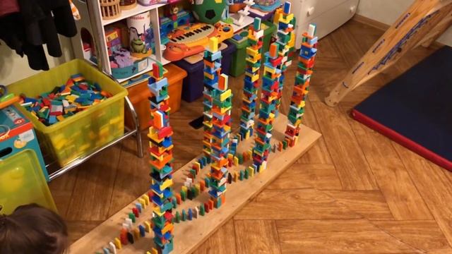 Супер башня из домино 3 смотреть онлайн