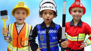 София Играет в Профессии для Детей в Детском Игровом центре