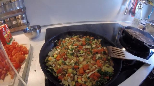 Spaghetti Bolognese - Kochen-statt-Quatschen.de - Folge 1 смотреть онлайн