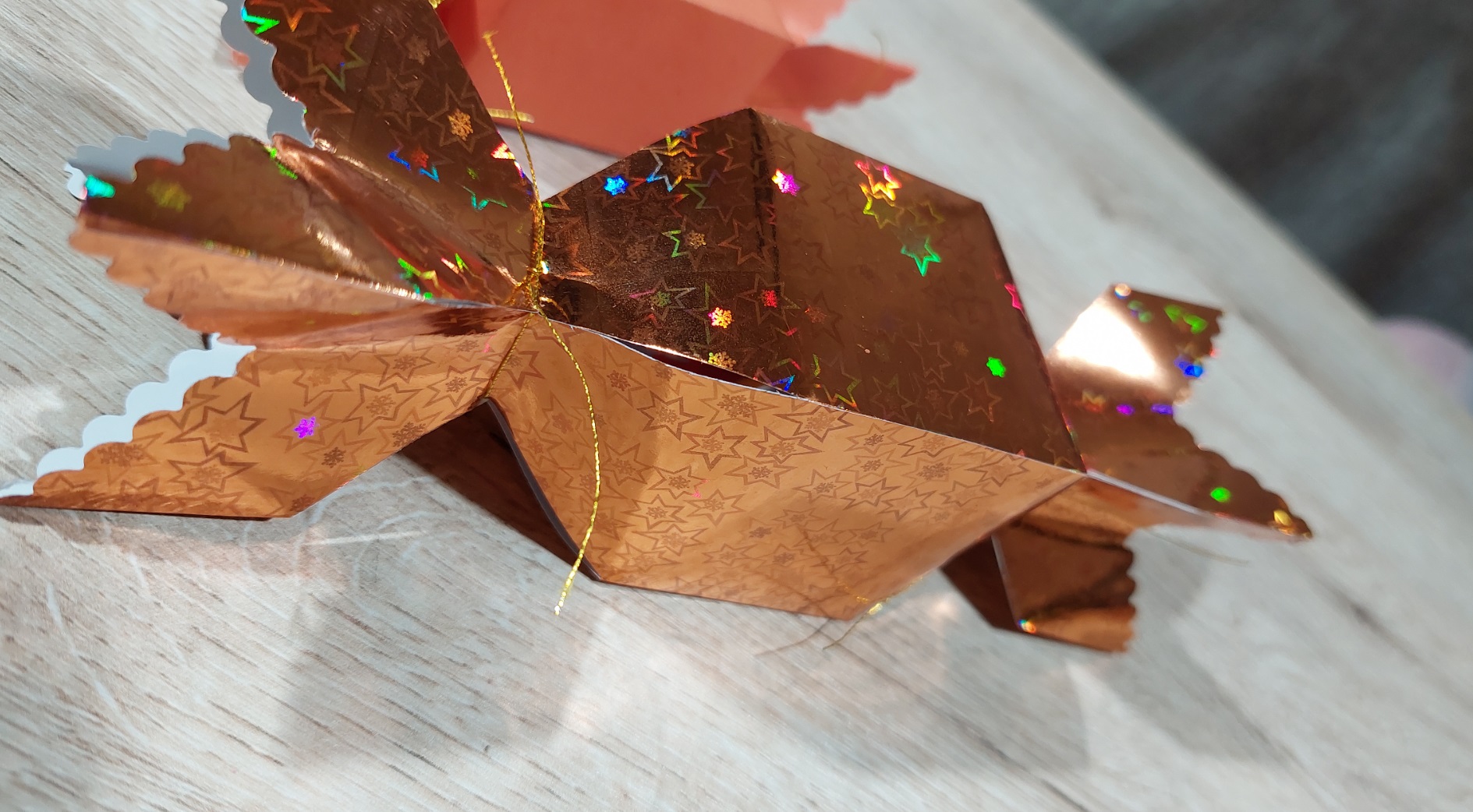 Упаковка для сюрприза за пять минут из красивой бумаги.mp4 смотреть онлайн