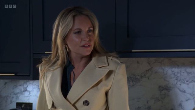 EastEnders - Kat Slater Throws Sam Mitchell Out - “I’m Mrs Mitchell Now” (25th April 2022) смотреть онлайн