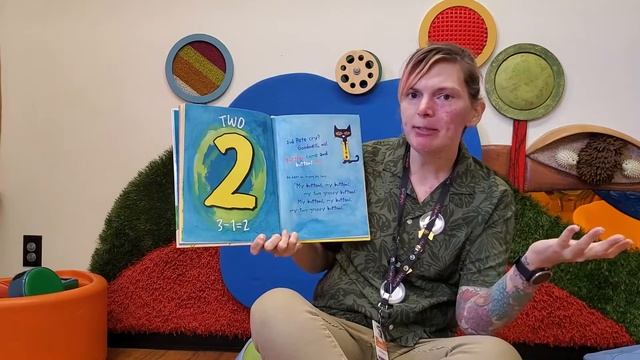 Miss Vanessa reads "Pete the Cat and His Four Groovy Buttons" смотреть онлайн