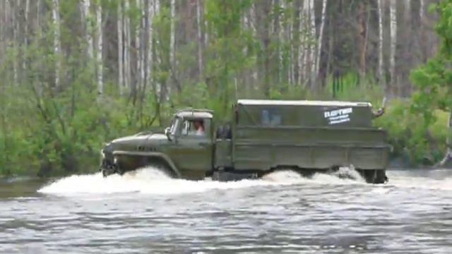 вызвали буксир-паром… река Вижай. Урал. Перевал Дятлова. Июнь 2013. смотреть онлайн