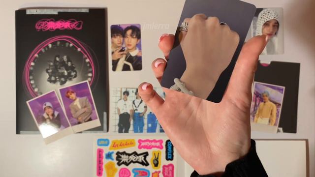 ˗ˏˋ ꒰ 🎀 распаковка альбомов Stray Kids | Stray Kids rock star album unboxing 🫧🍧 °.ഒ смотреть онлайн