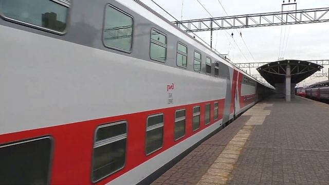 Электровоз ЧС7-043 "Виктор Бирюков" (ТЧЭ-18) со скорым поездом №065Э Тольятти - Москва. смотреть онлайн