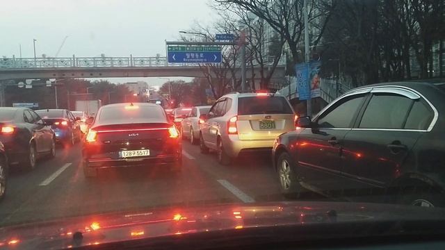 South Korea / daejeon / seo-gu / dunsan-dong / 대전 서구 둔산동 갤러리아 백화점 근처 смотреть онлайн