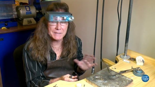 HOW TO Setting a Solitaire Gemstone - Tutorial l Gem Collectors смотреть онлайн