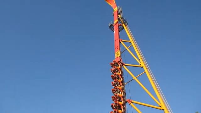 ВВЦ. Аттракцион =COBRA=.