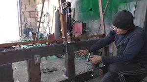 вилы под навоз,брёвна,тюки в одном.