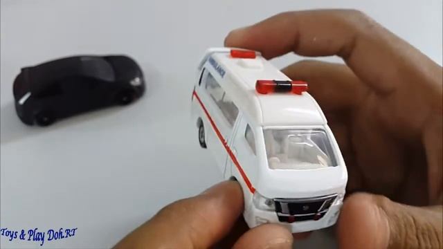 Tomica Toy Car | Nissan Fairlady Z Roadster - Nissan NV350 Caravan Ambulance - [Car Toys p7] смотреть онлайн