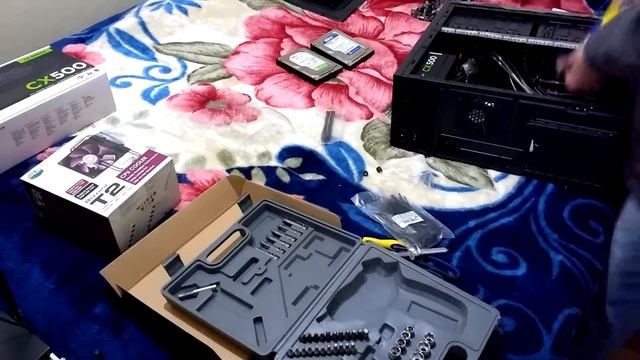 Montagem (Câmera 01) PC Tocha RGB I3 6100 + 8GB Hyperx + GTX 660 SC смотреть онлайн