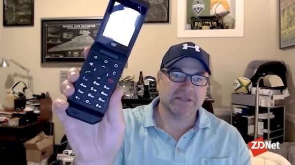 CAT S22 Flip review: Old school flip design meets modern Android durability