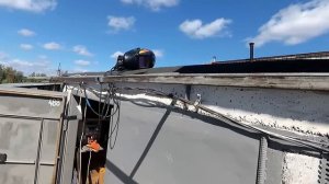 Дешевый козырёк над воротами гаража Сделай сам!