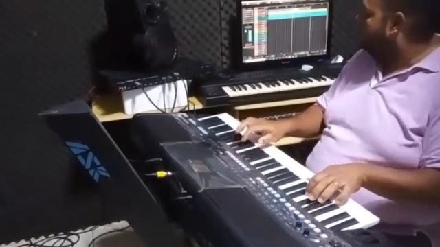 Tocando A Musica Malandramente De Petronio e Placildo смотреть онлайн
