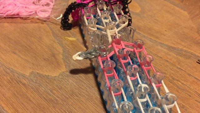 Дракулаура (Monster high) из Rainbow Loom смотреть онлайн