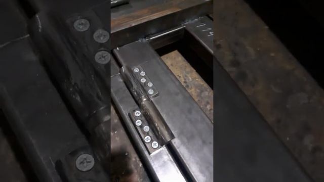 самодельные петли для металической двери