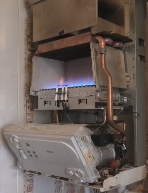 ГАЗОВЫЙ КОТЁЛ Vaillant Как сэкономить на расходе газа. Грязная горелка большой расход газа