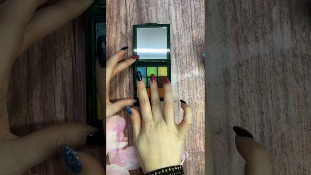 Huda Beauty Python Wild Obsessions eyeshadow palette swatches смотреть онлайн