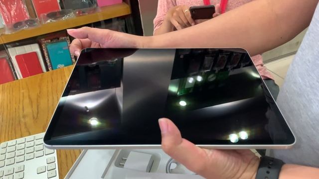 iPad Pro 12.9inch ( 2018 ) giá rẻ nhất tại www.iCenter.vn смотреть онлайн
