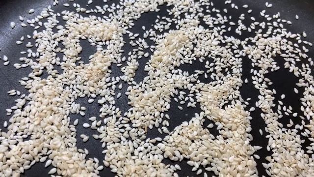 Рецепт вкусных булочек завитушек с кунжутом. Быстро и просто. делаю из них бутерброды на перекус смотреть онлайн