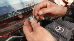 Как снять трубку кондиционера на Мазде