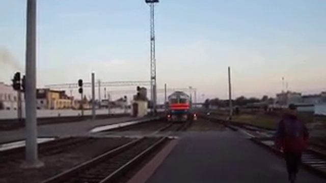 прибытие пригородного поезда Гомель - Калинковичи на ст. Гомель смотреть онлайн