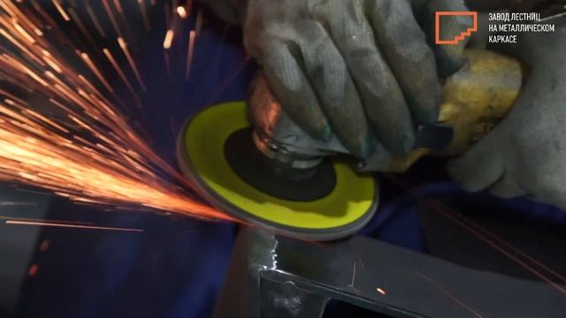 Металлическая лестница лучше? Чем? смотреть онлайн