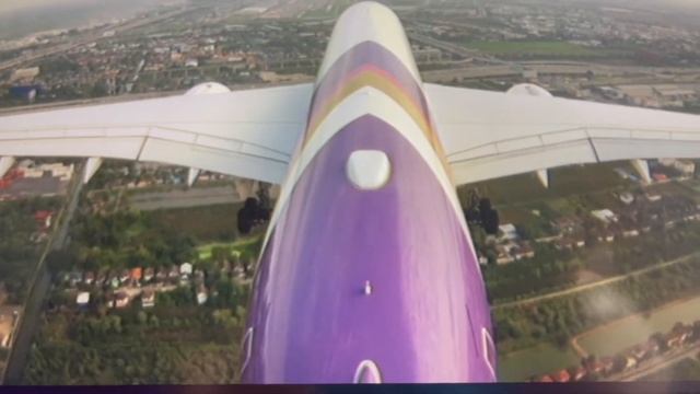 Video 22 | How plane lands on airport | Passenger's monitor view смотреть онлайн