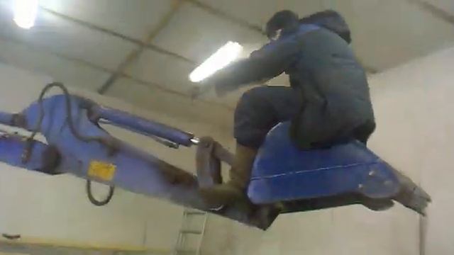 чем люди занимаются на работе.mp4 смотреть онлайн