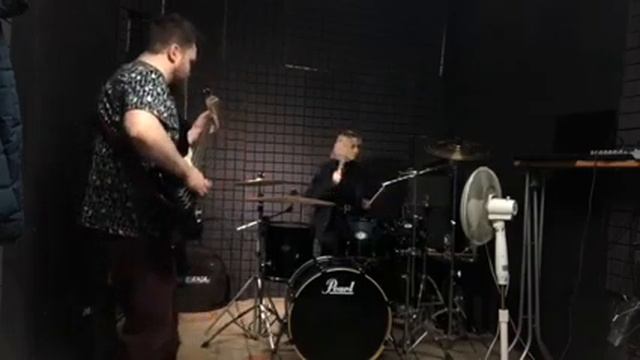 Drum lesson 4. Groove 4/4 #drums #drummer #lessons #students #барабаны #барабанщик #ударные #groove смотреть онлайн