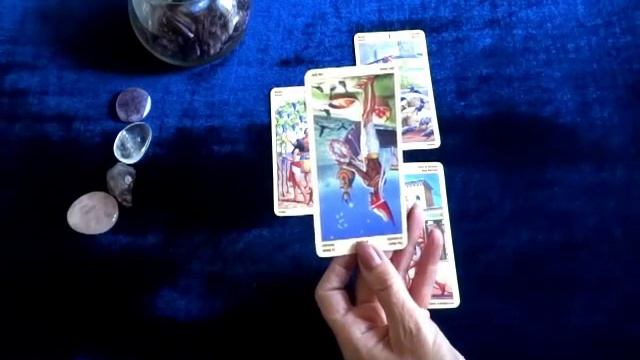 Расклад Таро " Деньги" смотреть онлайн