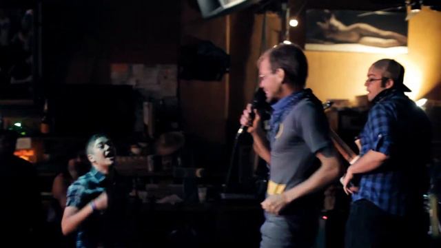 Can't Do It! - "Brian Austin Green" LIVE @ Market On 7th (Reunion - Part 1) смотреть онлайн