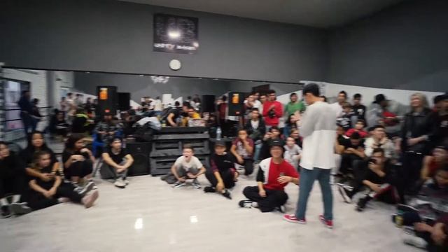 Popping: Ilya VS Arkadiy (Semi-Final)[Clash For Beginners vol.3] 27.10.2019 UNITY BASE смотреть онлайн