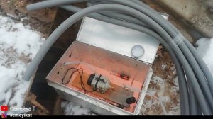 Аэрация для своего пруда на даче зимой. Компрессор для аэрации. Зимовка рыбы в пруду на участке.