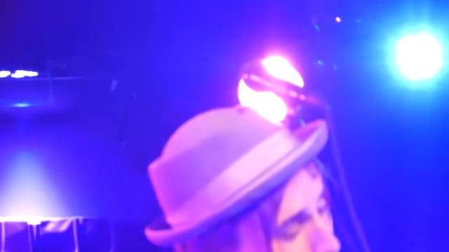 Reeve Carney – Amelie - NYC – May 3, 2018 смотреть онлайн