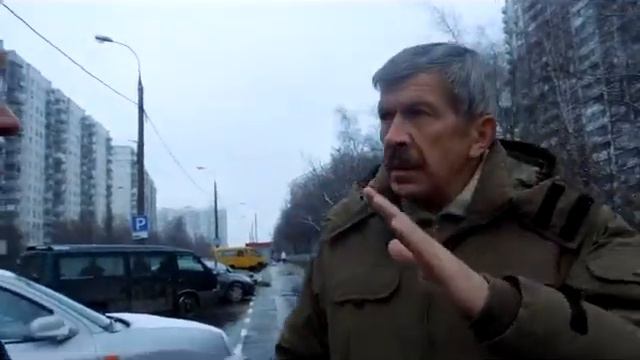 С. Соколов спасает жителей Ясенева смотреть онлайн