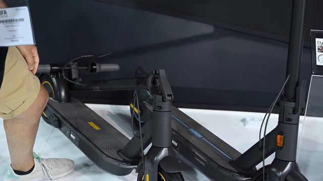 Segway Ninebot MAX G30: 65 km di autonomia per il nuovo monopattino elettrico смотреть онлайн