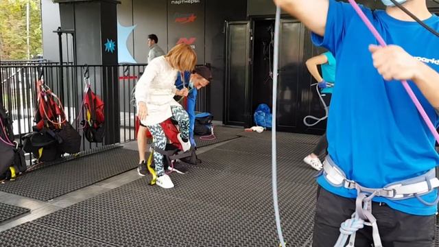 Экстрим на воздушной трассе, невероятные ощущения, незабываемые эмоции! Полет на Зиплайне. смотреть онлайн