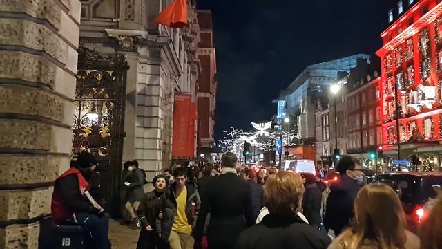 London Christmas Walk 2020 | Piccadilly, Burlington Arcade, Fortnum & Mason смотреть онлайн