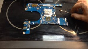 Ремонт ноутбука SAMSUNG 305U. Нет изображения на экране.