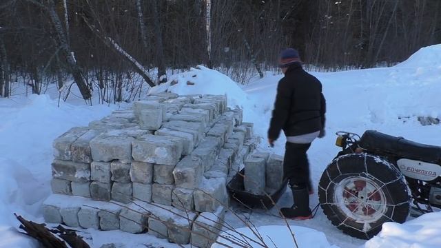 Строю пирамиду возле дома в деревне! смотреть онлайн