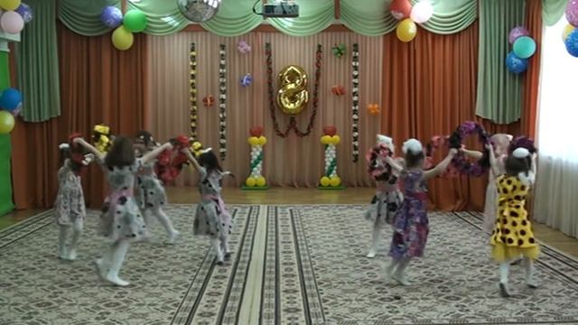 180589 ансамбль "Бусинки" г.Москва Цветочная фантазия для мамы смотреть онлайн