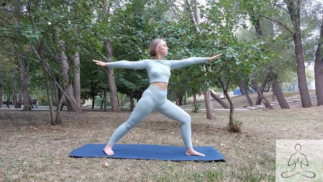 Йога упражнения для укрепления мышц ног |Йога для начинающих| Сильные ноги смотреть онлайн