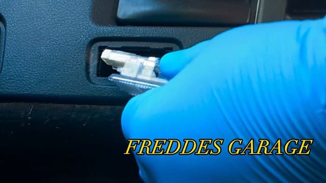 How to replace courtesy light bulb in the trunk | TOYOTA AURIS #lightbulb #replacement #trunk смотреть онлайн
